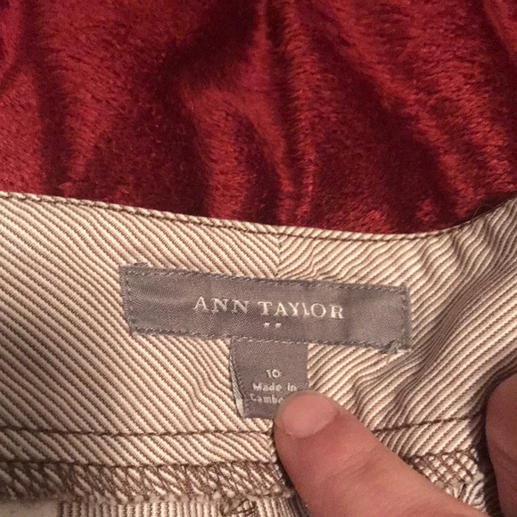Ann Taylor capris - Picture 2 of 2